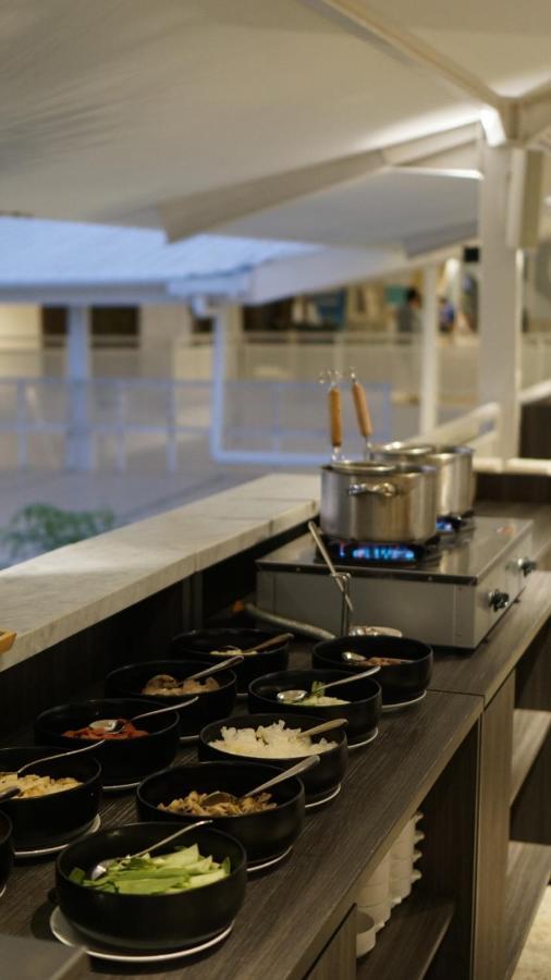 Kontena Hotel باتو المظهر الخارجي الصورة