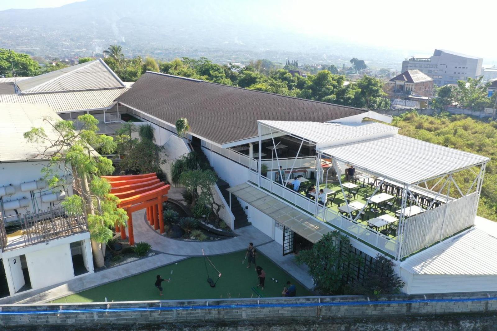 Kontena Hotel باتو المظهر الخارجي الصورة