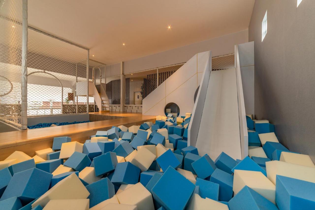 Kontena Hotel باتو المظهر الخارجي الصورة